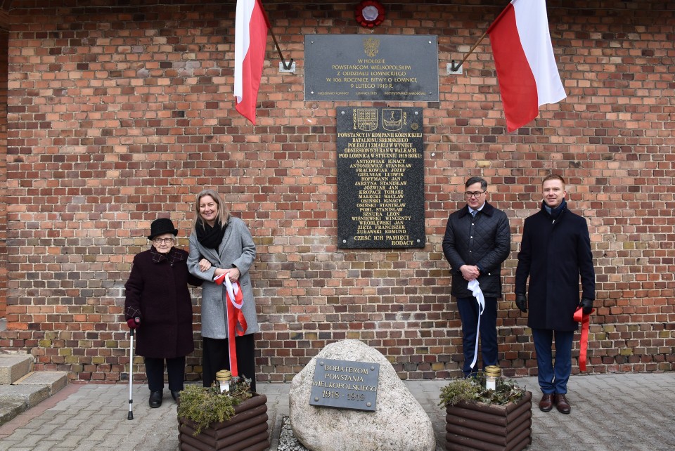 Zdjęcie z wydarzenia Uroczyste odsłonięcie tablicy poświęconej Powstańcom Wielkopolski Oddziału Łomnickiego - 10.02.2025